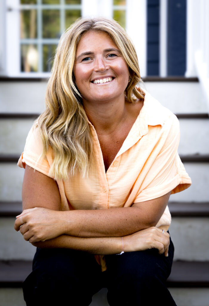 kelly green counselor therapist