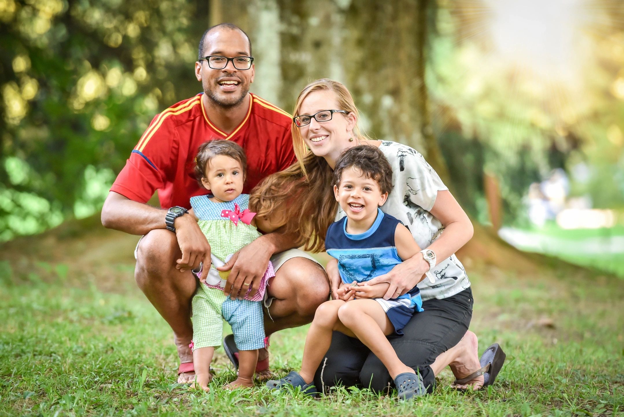 family picture of mom dad and two kids